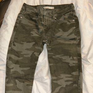 711 skinny Levi’s